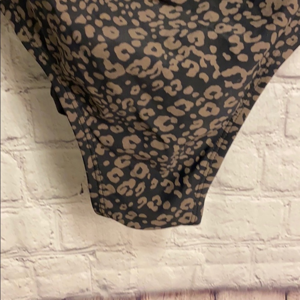 Ava & Viv Leopard One Piece Swimsuit 16W #A010 - Picture 4 of 10